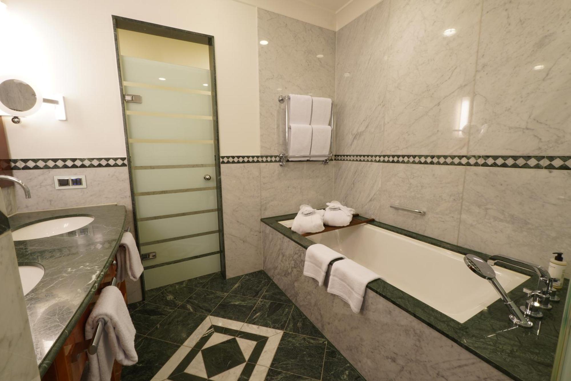 Lumiere Boutiquehotel Im Fuerstenhof Лайпциг Екстериор снимка
